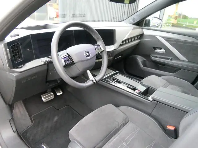 Opel Astra 1.2 Turbo Hybrid Ultimate Automaat | Panoramadak | Black Pack | 18'' LMV
