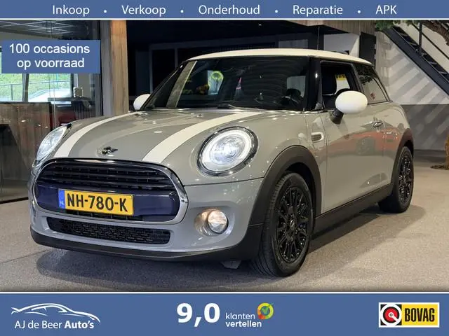MINI 3-Deurs 1.5 Cooper Serious Business NAP | Nardo grey/White | Navigatie | LED | Stoelverwarming