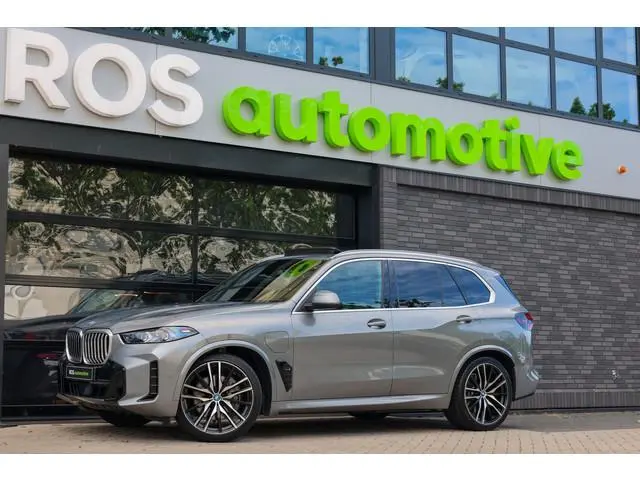 BMW X5 xDrive50e | BTW | SKYLOUNGE | 22 INCH | COMFORTSTOELEN | H/K | ACC | HUD |