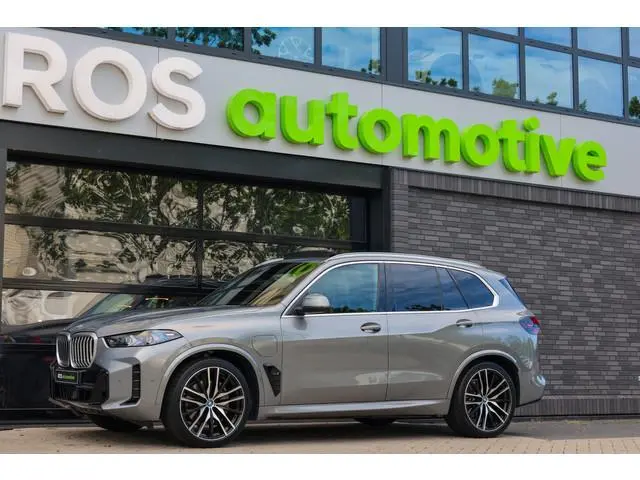 BMW X5 xDrive50e | BTW | SKYLOUNGE | 22 INCH | COMFORTSTOELEN | H/K | ACC | HUD |