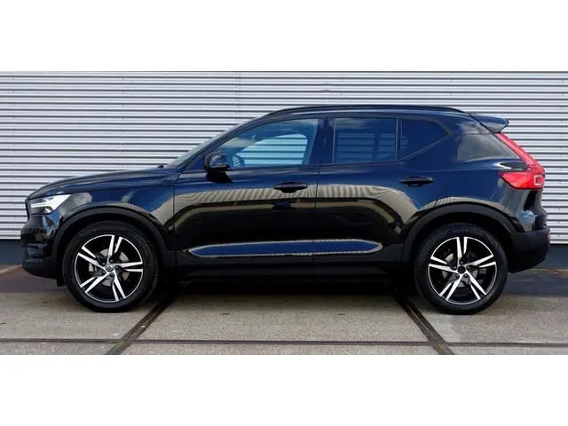 Volvo Xc40 1.5i T2 R-Design Aut8 I NL-Auto I 1e Eig. I Pilot Ass. I Android/Apple I