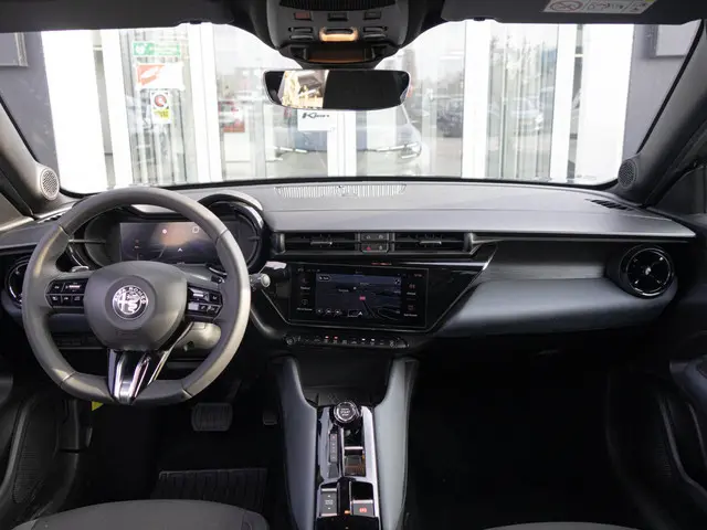 Alfa Romeo Junior 1.2 Turbo Hybrid Ibrida Speciale | ACC | LED |
