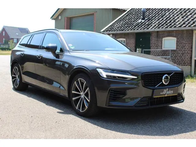Volvo V60 2.0 T6 Plug-in hybrid AWD Plus Dark SOh 96,8% PANO LEER LED TREKH. 94000KM!!!