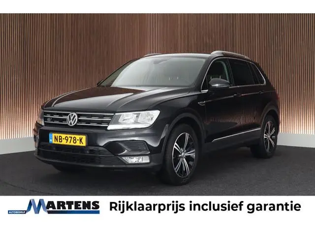 Volkswagen Tiguan 1.4 TSI 150pk Connected Series Trekhaak Navigatie Stoelverwarming