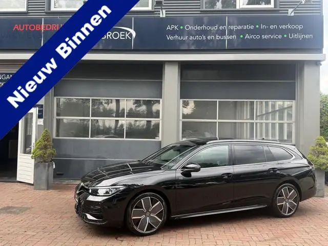 Volkswagen Passat Variant 1.5 eHybrid R-Line Edition | SoH 100% | 272pk | Pano | IQ.Light | ACC | Er...