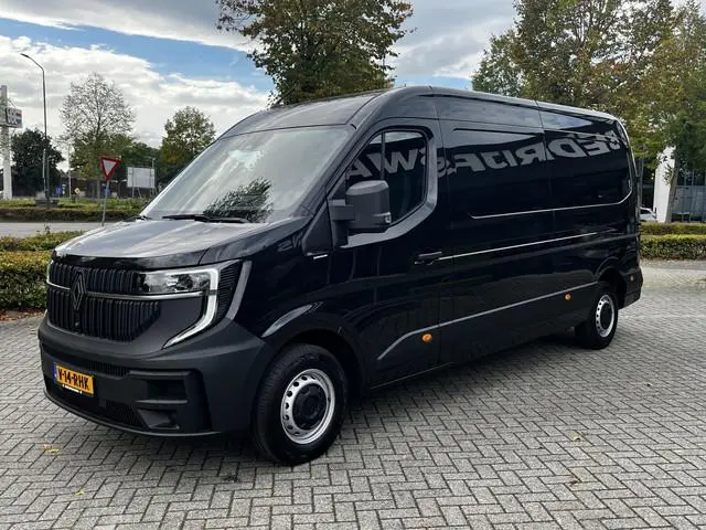 Renault Master E-Tech T35 L2H2 Advance Long Range 87 kWh 143pk | Trekhaak | Navi | Camera | 270gr. d...