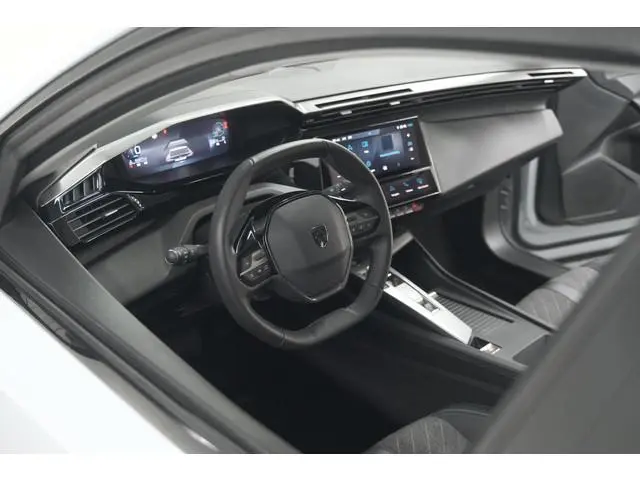 Peugeot 408 1.2 Hybrid 136 e-DCS6 Allure | 360 Camera | Adaptieve Cruise Control | Navigatie
