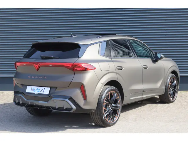 CUPRA Terramar 1.5 e-Hybrid 272pk VZ Performance Pano/Matrix LED/Headup/Sennheiser/360/Keyless/ACC/D...