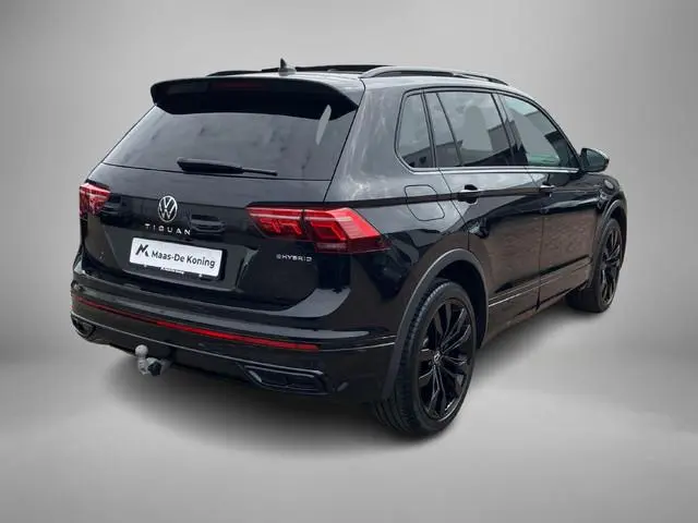 Volkswagen Tiguan 1.4TSIeHybrid 180kW/245PK R-Line Black Style · Panoramadak · Trekhaak · 360°Camera...