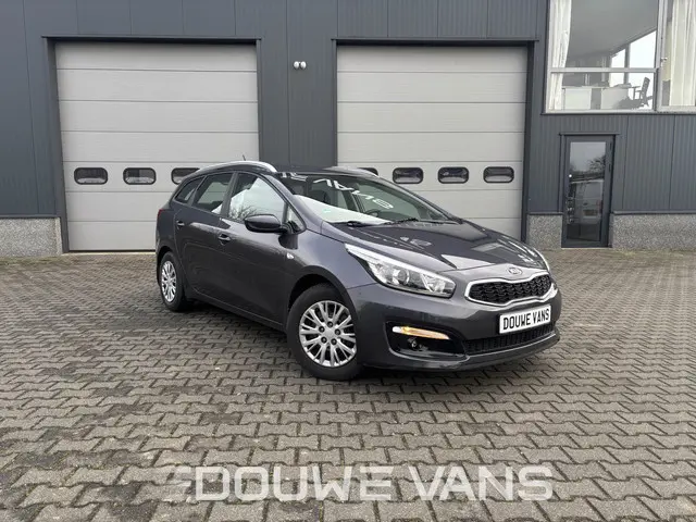 Kia Ceed Attract Airco 1.4 Stuurverwarm. Hill Assist Isofix