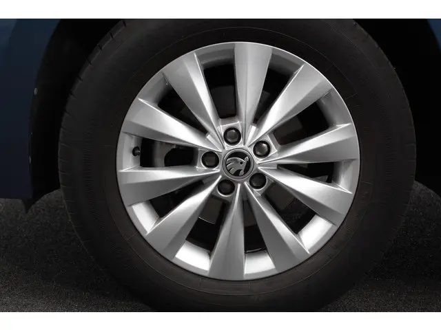 Skoda Kamiq 1.0 TSI 110pk DSG Dynamic | Navigatie | Apple Carplay/Android Auto | Camera | Adaptive C...