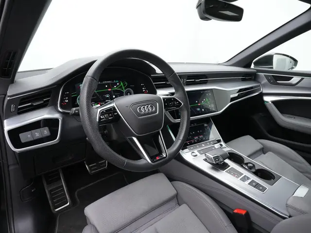 Audi A6 Avant 50 TFSI e 299 pk quattro S-Line | Panoramadak | HD-Matrix LED | Leder/alcantara | Lede...