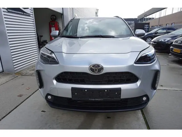 Toyota Yaris Cross 1.5 Hybrid 130 Dynamic Comfort Pack! |Navi|Carplay|PDC V+A|Dodehoek|Stoel en stuu...