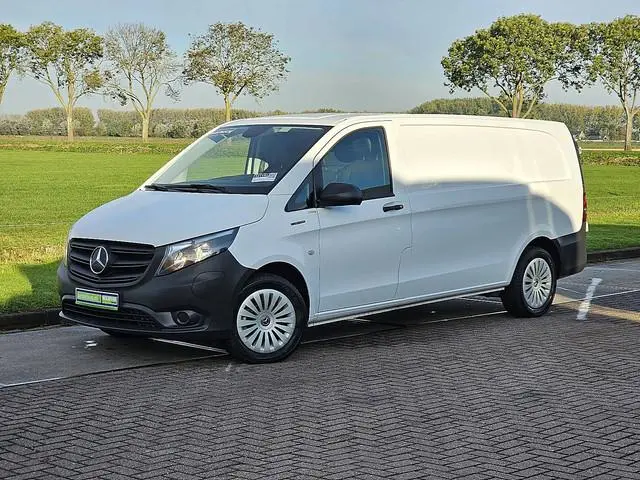 MERCEDES-BENZ EVITO L3 XL 280KM WLTP Snelladen 60kWh 120Km/h Carplay 3-Zits/Leer Achterdeuren!