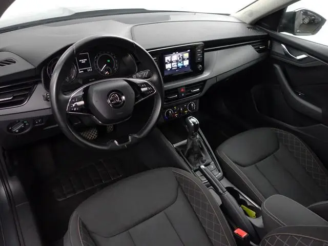 ŠKODA Kamiq 1.0 TSI Sport Business Aut- Carplay, Android Auto, Led, Stoelverwarming, Lane Assist, Pr...