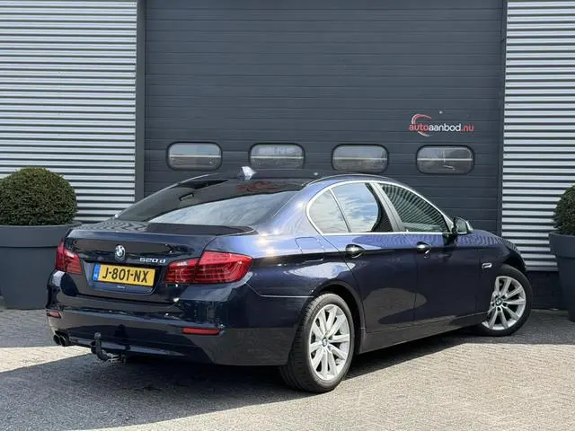 BMW 5-serie 520d Executive | Navigatie | Camera | Head-Up Display | Stoelverwarming |