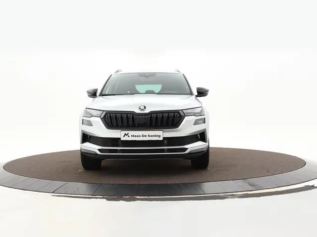 Skoda Karoq 1.5TSI/150PK DSG ACT Sportline · Camera · Elek. Trekhaak · Elek. Achterklep · Apple/Andr...