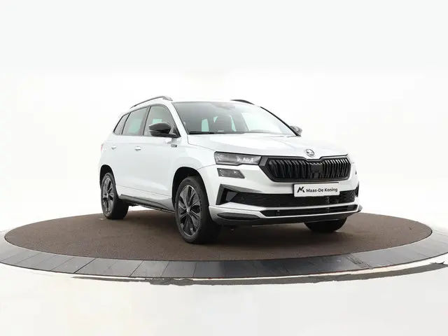 Skoda Karoq 1.5TSI/150PK DSG ACT Sportline · Camera · Elek. Trekhaak · Elek. Achterklep · Apple/Andr...