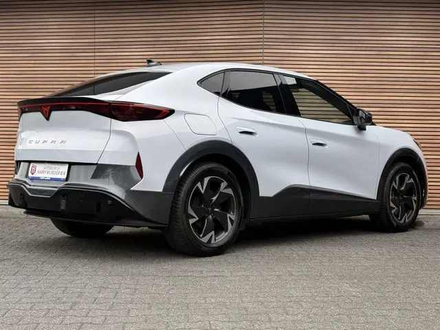 CUPRA Tavascan Business 82 kWh First Edition Winterpakket / Warmtepomp / All season banden / Navi