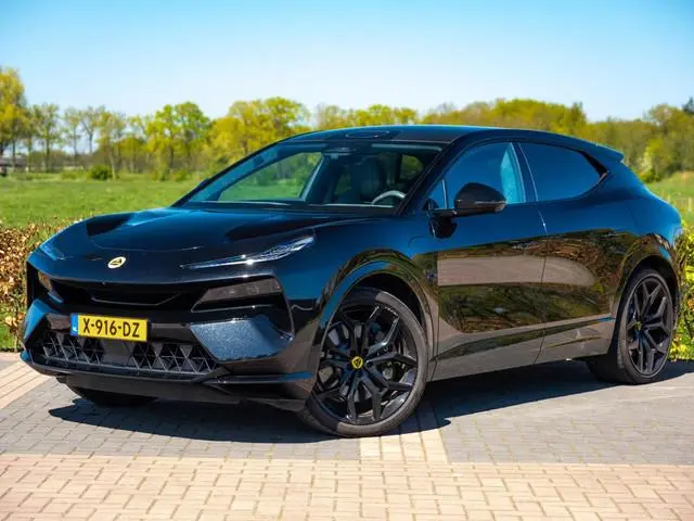 Lotus Eletre EDS 450 S 4WD Executive Seat 112 kWh | Aero pack | Carbon | KEF 