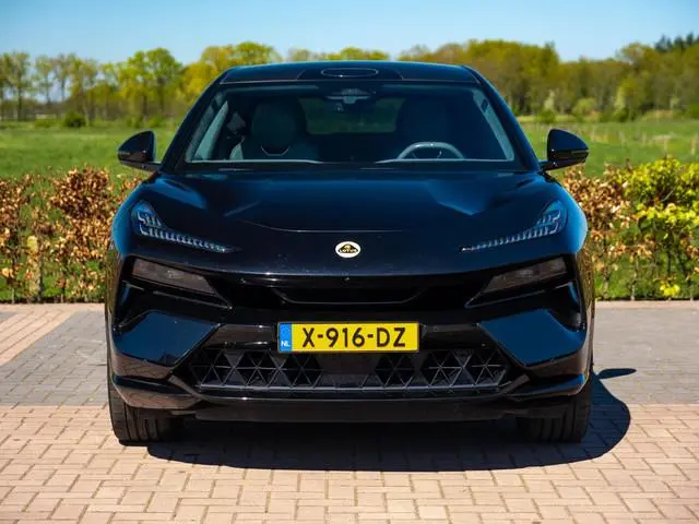 Lotus Eletre