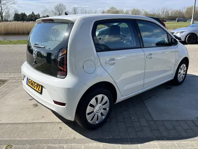 Volkswagen Up! 1.0 BMT move up! / Airco / DAB / Centr. deurvergrendeling / NAP /