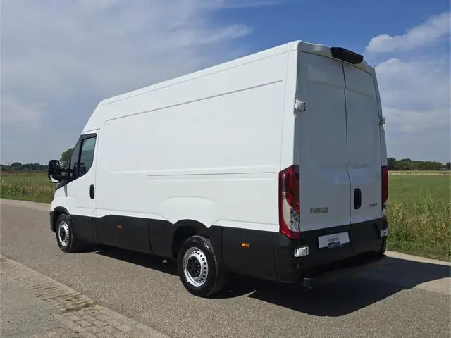 Iveco Daily 35S14V 2.3 352L H2 - 140 Pk - Euro 6 - Airco - Cruise Control