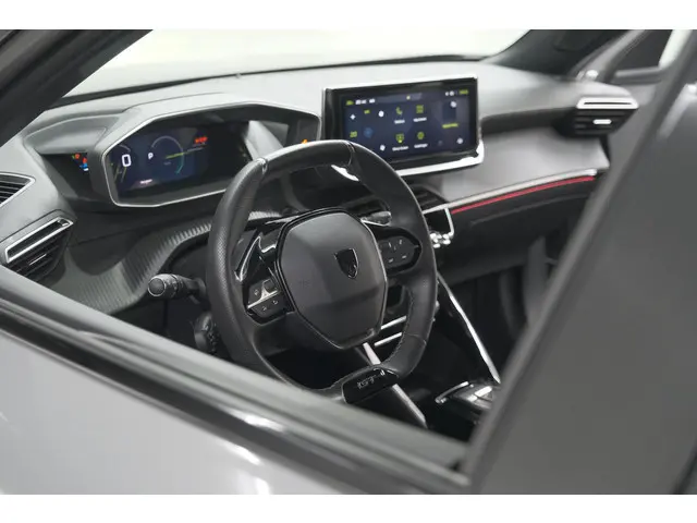 Peugeot e-2008 EV GT 50 kWh | 11 KW Laadfunctie | 360 Camera | Dodehoekdetectie | Apple Carplay