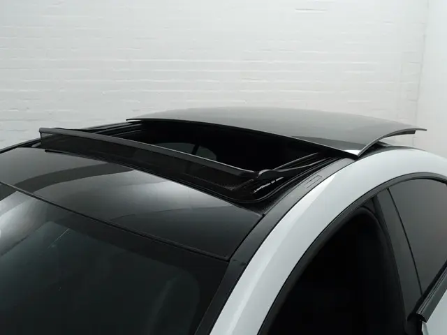 Mercedes-Benz CLA-klasse 250 e AMG Line Aut- Facelift, 360 camera, Stoplicht camera, Burmester Audio...