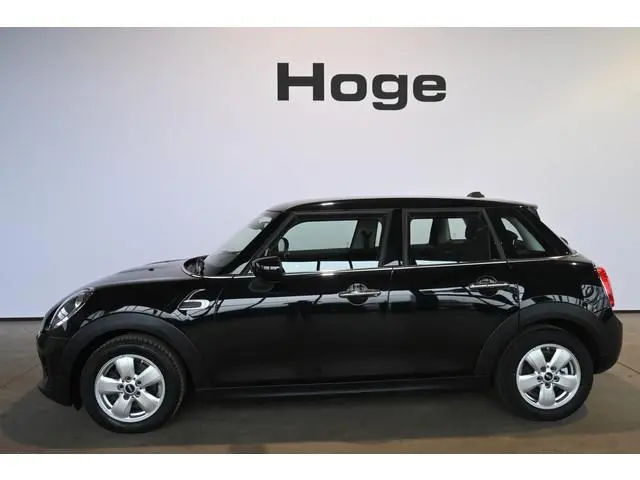 MINI Mini 1.5 Cooper Airco Navigatie LED Cruise Control Direct Leverbaar! Rijklaarprijs Inruil Mogel...