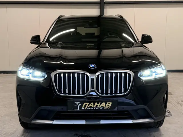 BMW X3 xDrive30e | Stoelverwarming | Achteruitrijcamera | Trekhaak | Cruise | Apple Carplay / Androi...