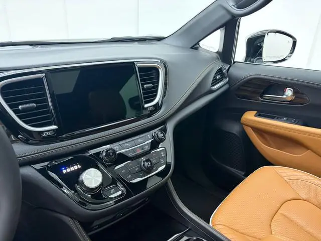 Lancia Voyager