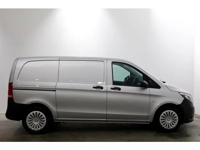 Mercedes-Benz Vito 114 CDI 136pk Compact 9G Automaat 2x Schuifdeur/LED/Camera/Inrichting 09-2022