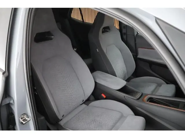 CUPRA Born Performance 62 kWh 204pk Elec. Sportstoelen Massage Stoelverwarming ACC Achteruitrijcamer...
