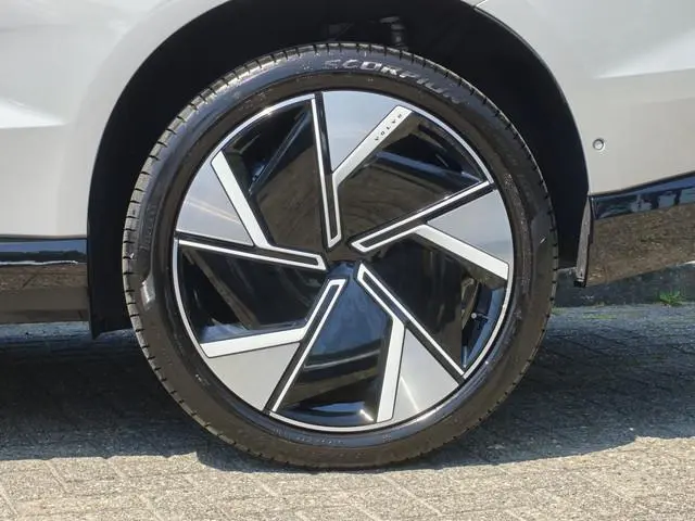 Volvo EX90