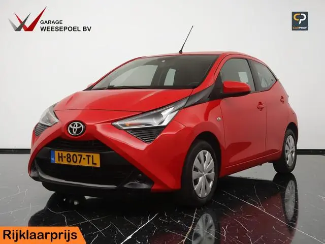 Toyota Aygo 1.0 VVT-i X-Play Automaat - Navigatie via Apple Carplay/Android Auto - Camera - 12 maand...