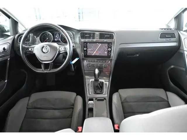 Volkswagen Golf Variant TSI Business Automaat Clima Navigatie Massagestoel Inruil Mogelijk!