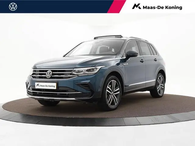 Volkswagen Tiguan 1.4 TSI 245pk DSG eHybrid Elegance · Panoramadak · 360 Camera · Head-Up · Wegklapb...