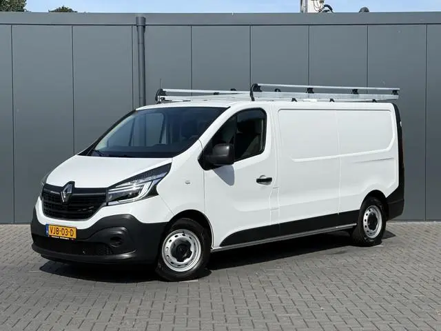 Renault Trafic 2.0 dCi 120 PK / L2H1 / 1e EIG. / TREKHAAK / IMPERIAAL / 3-ZITS / AIRCO / CRUISE / NA...