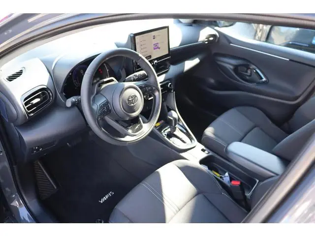 Toyota Yaris 1.5 Hybrid 115 Dynamic, Comfort Pack, € 2.000 Inruil Voordeel! BSM, Apple Carplay / And...