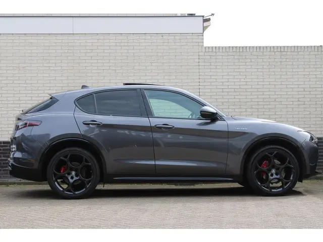 Alfa Romeo Stelvio 2.0 T GME AWD Veloce | Panoramadak | H/K | Leder | Carplay | Facelift