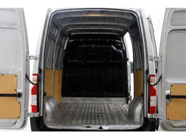 Nissan Interstar