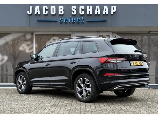 ŠKODA Kodiaq 1.5 TSI Sportline Business / Keyless / Afn. Trekhaak (1.800 KG) / Parkeersensoren / Car...