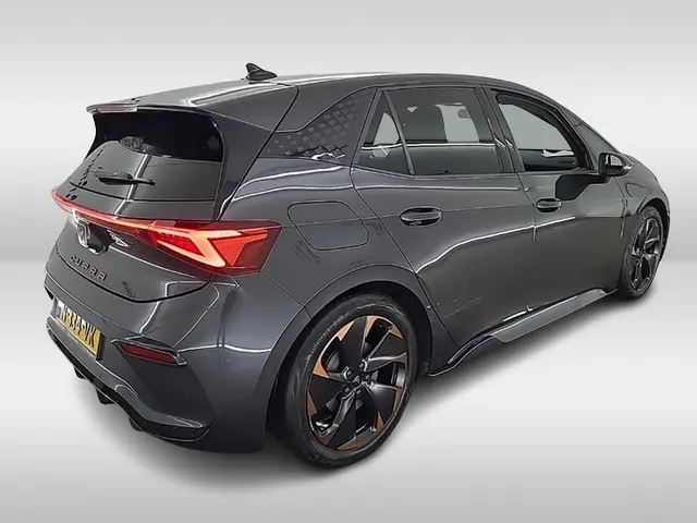 CUPRA Born Adrenaline One 62 kWh 3-Fase 2e-Eig. & Dealer-Onderh. BOVAG-Garantie. NL-Auto.