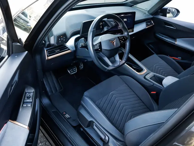 CUPRA Born Adrenaline One 62 kWh 3-Fase 2e-Eig. & Dealer-Onderh. BOVAG-Garantie. NL-Auto.