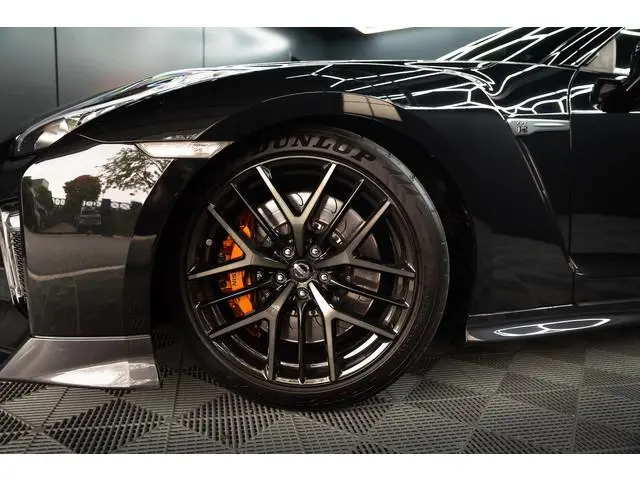 Nissan GT-R