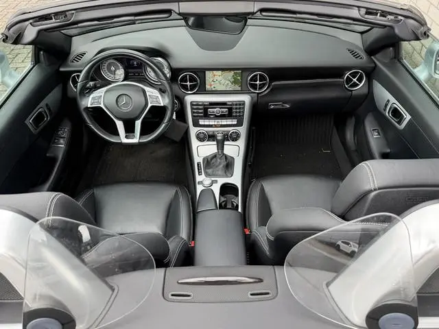 Mercedes-Benz SLK-klasse 250 17"/Leder/Stoelverwarming/Navigatie/PDC/Alarm/Climate/Cruise
