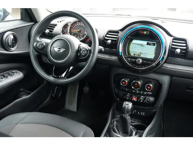 Mini Clubman 1.5 Cooper Chili Serious Business + LED / ADAPTIEVE SCHOKDEMPERS / CLIMATE CONTROL / SE...