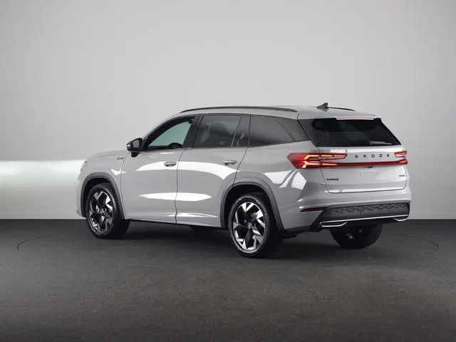 Skoda Kodiaq 1.5 TSI MHEV 150pk Sportline Business 7p | Derde zitrij | Panoramadak | Trekhaak | Ligh...
