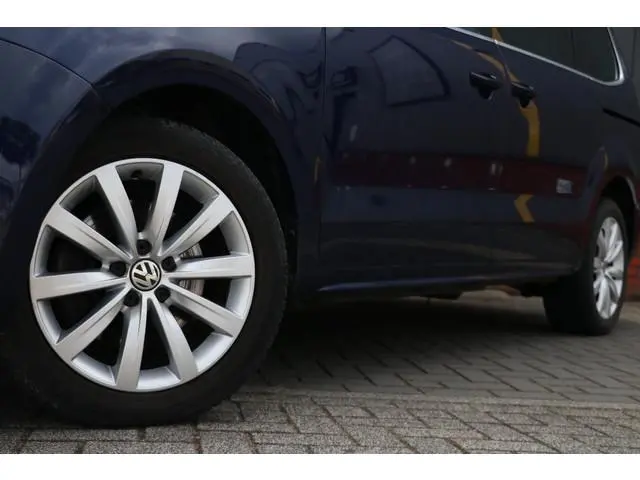 Volkswagen Sharan 1.4 TSI Exclusive Series 7 zits | Kinderzit | leer | seperate airco |